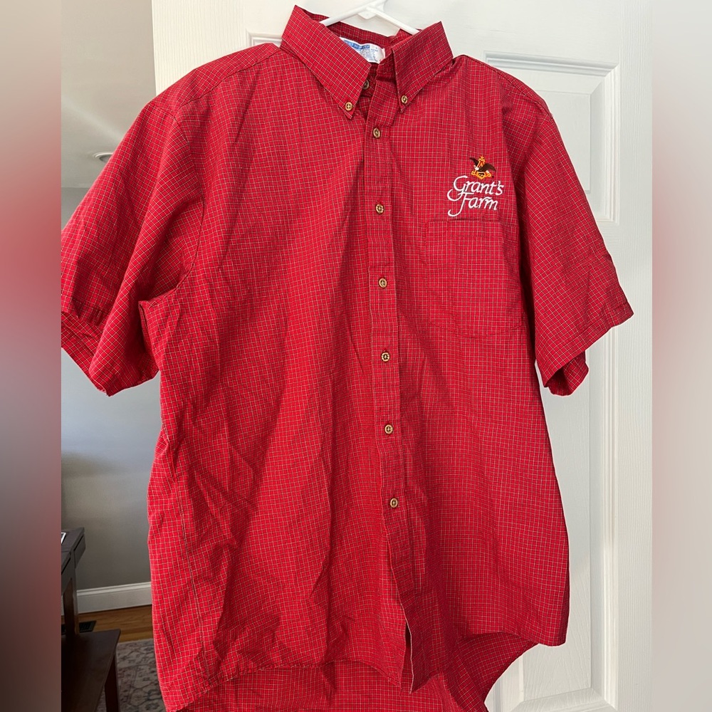 Grant’s Farm Budweiser St. Louis Men’s short sleeve button shirt Large